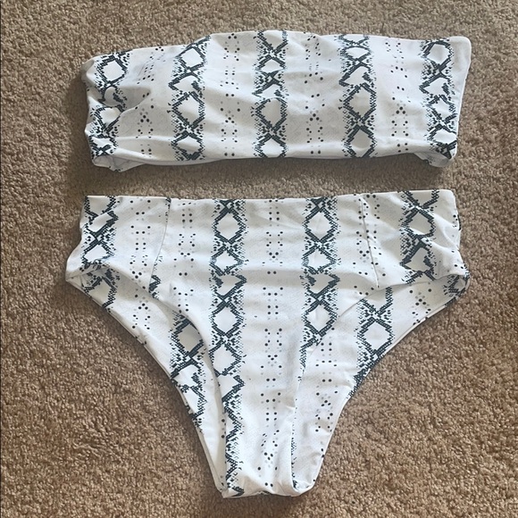 Other - White and Black Patterned Bikini size XL bikini top bikini set swim wear
